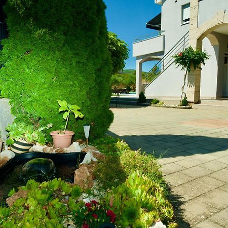 Apartment Lana Bristivica Exteriér fotografie