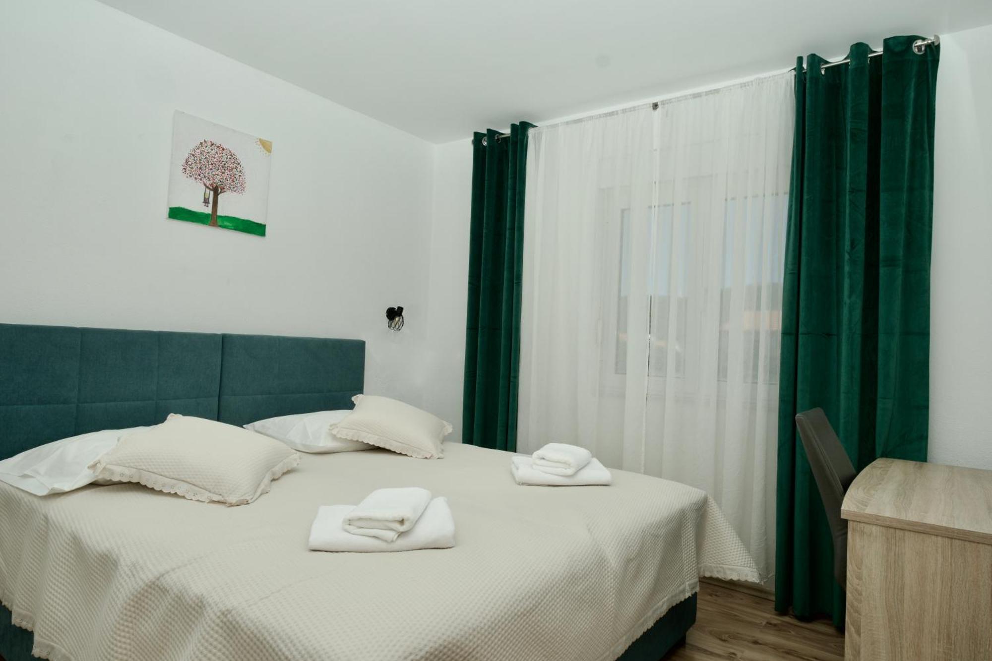 Apartment Lana Bristivica Exteriér fotografie