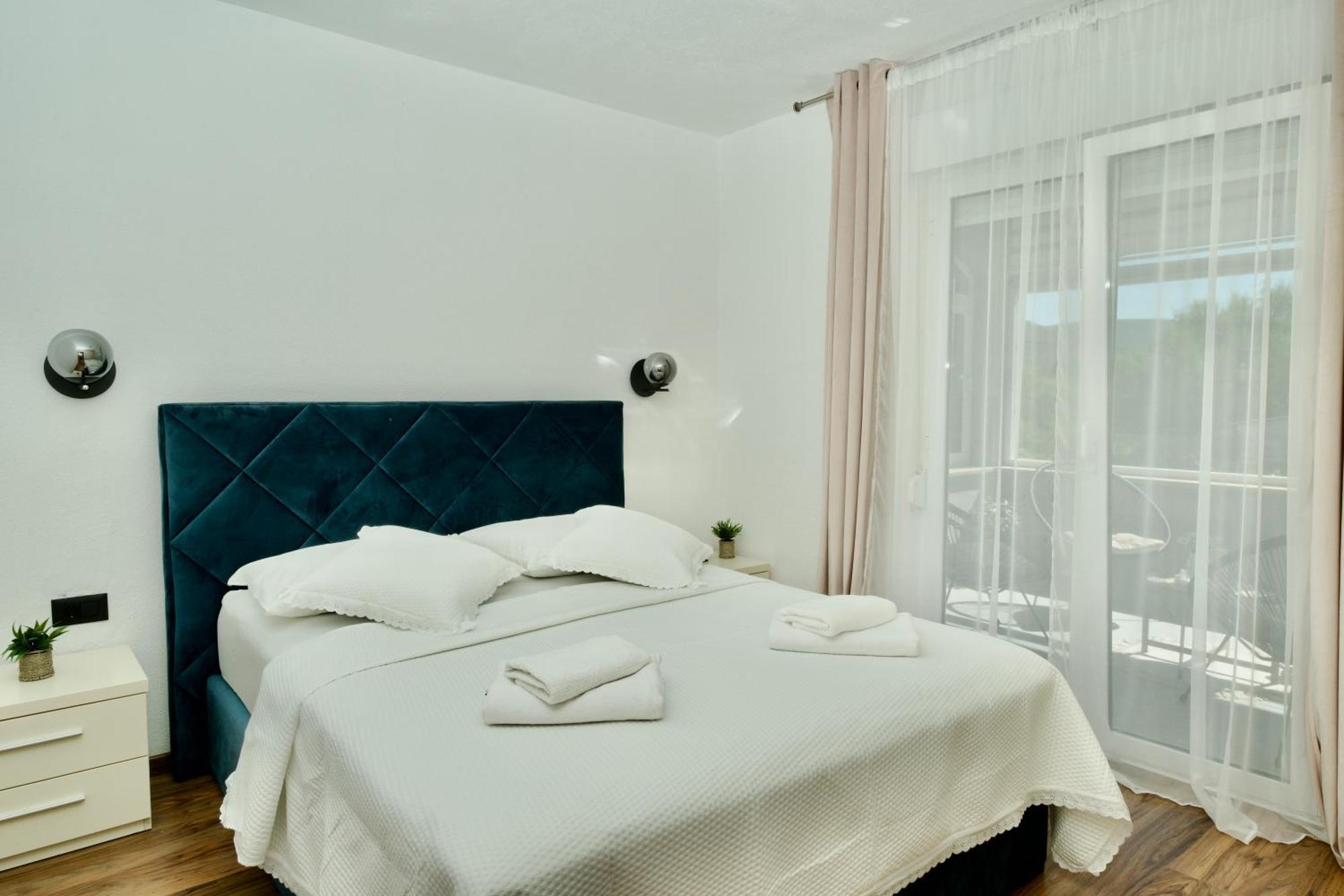 Apartment Lana Bristivica Exteriér fotografie